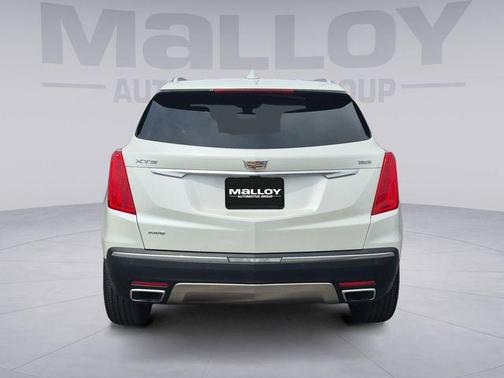 Crystal White 2017 Cadillac XT5 Platinum