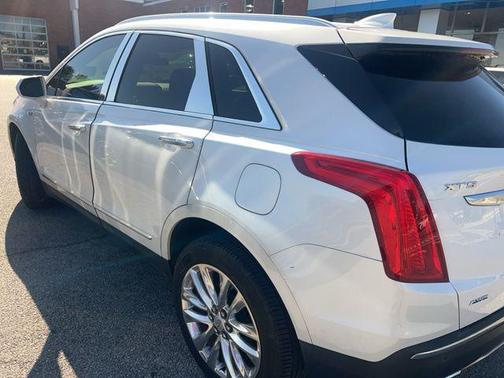 Crystal White Tricoat 2017 Cadillac XT5 Platinum
