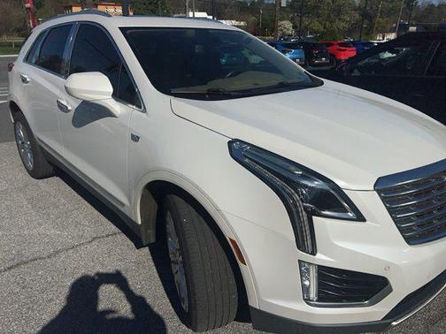 Crystal White Tricoat 2017 Cadillac XT5 Platinum