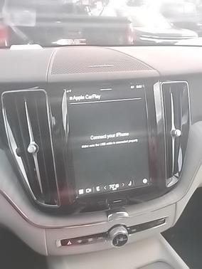 2024 Volvo XC60 B5 Plus Dark Theme