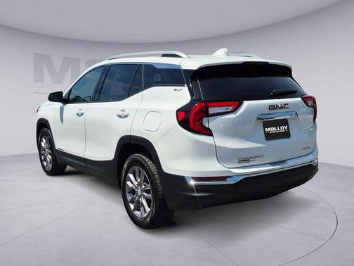 Summit White 2024 GMC Terrain SLT