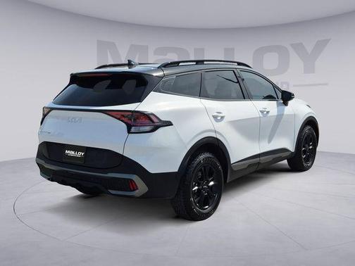 Glacier White Pearl/Ebony Black Roof 2024 Kia Sportage S