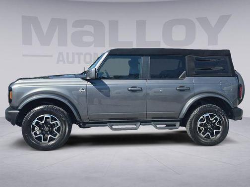 Carbonized Gray Metallic 2023 Ford Bronco Outer Banks