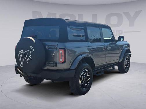 Carbonized Gray Metallic 2023 Ford Bronco Outer Banks