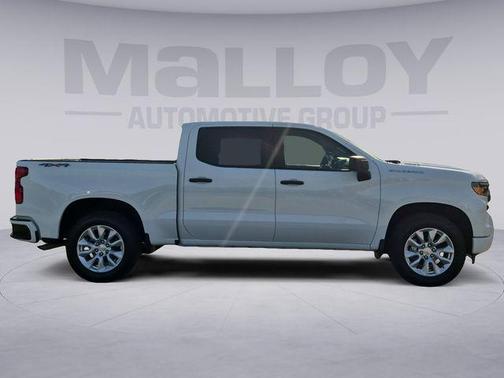 Summit White 2026 Chevrolet Silverado 1500 Custom