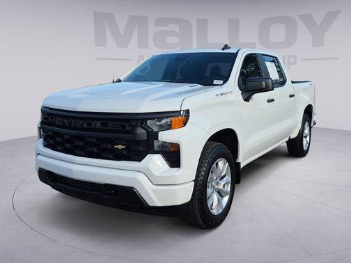 Summit White 2026 Chevrolet Silverado 1500 Custom