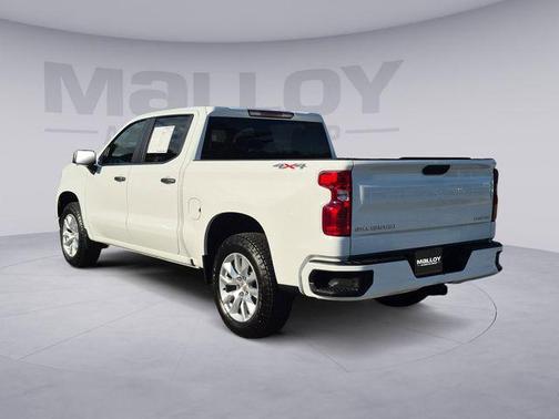 Summit White 2026 Chevrolet Silverado 1500 Custom