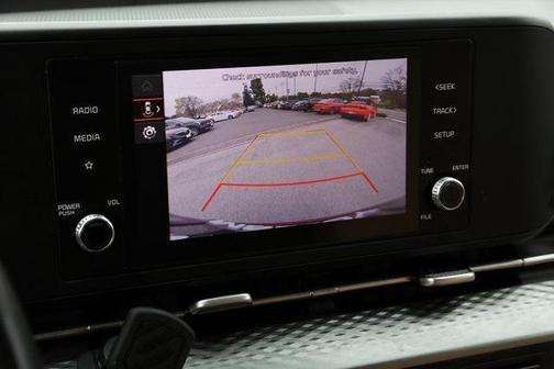 2023 Kia Carnival LX