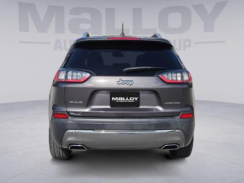 Crystal Metallic 2019 Jeep Cherokee Limited