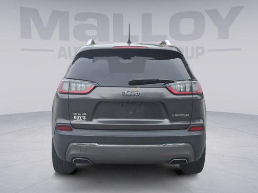 Crystal Metallic 2019 Jeep Cherokee Limited