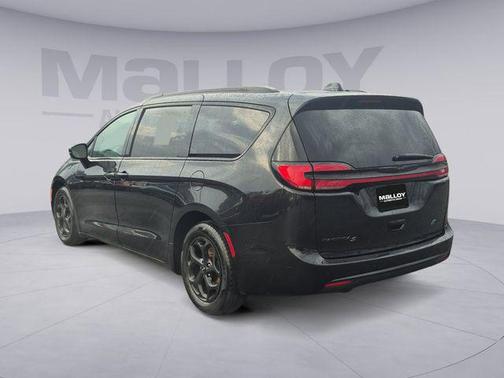 2024 Chrysler Pacifica Hybrid Premium S Appearance Pkg