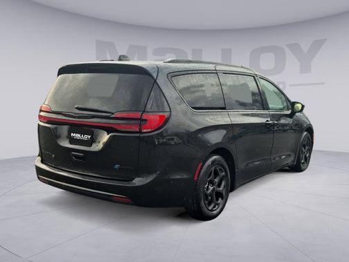 2024 Chrysler Pacifica Hybrid Premium S Appearance Pkg