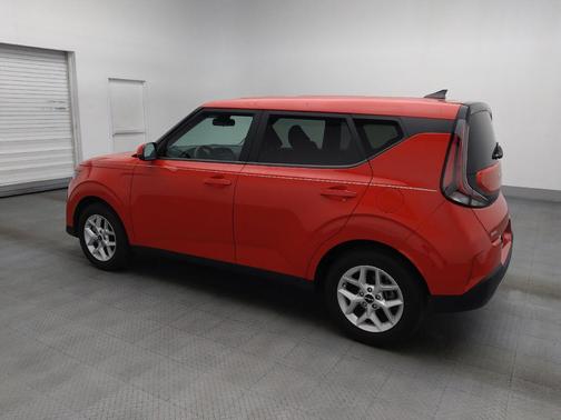Inferno Red 2024 Kia Soul LX