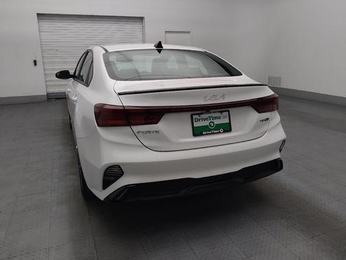 Snow White Pearl 2024 Kia Forte GT-Line