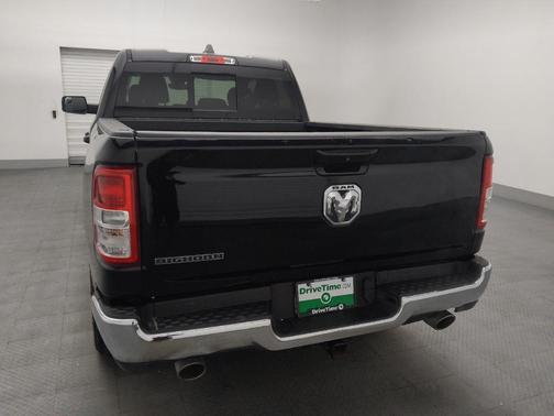 Diamond Black Crystal Pearlcoat 2021 RAM 1500 Big Horn/Lone Star