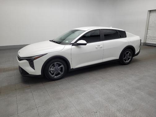 Snow White Pearl 2025 Kia K4 LXS