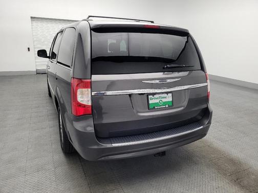 2016 Chrysler Town & Country Touring-L