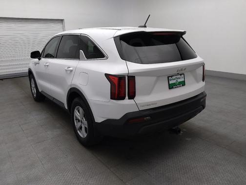 Glacial White Pearl 2023 Kia Sorento LX