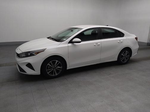 Snow White Pearl 2022 Kia Forte LXS