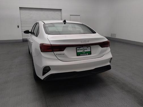 Snow White Pearl 2022 Kia Forte LXS