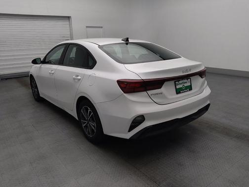 Snow White Pearl 2022 Kia Forte LXS