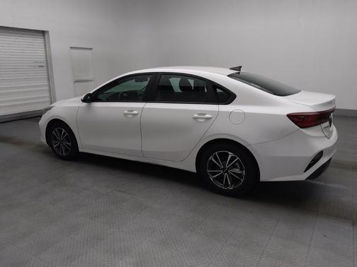Snow White Pearl 2022 Kia Forte LXS