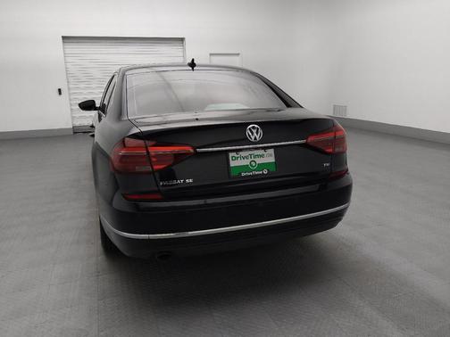 2017 Volkswagen Passat 1.8T SE w/Technology