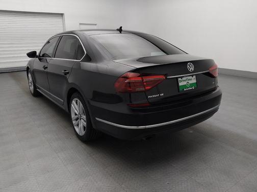 2017 Volkswagen Passat 1.8T SE w/Technology