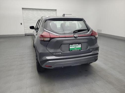 2022 Nissan Kicks SV