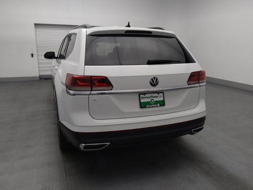 Pure White 2022 Volkswagen Atlas 2.0T SE w/Technology