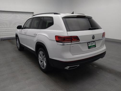 Pure White 2022 Volkswagen Atlas 2.0T SE w/Technology