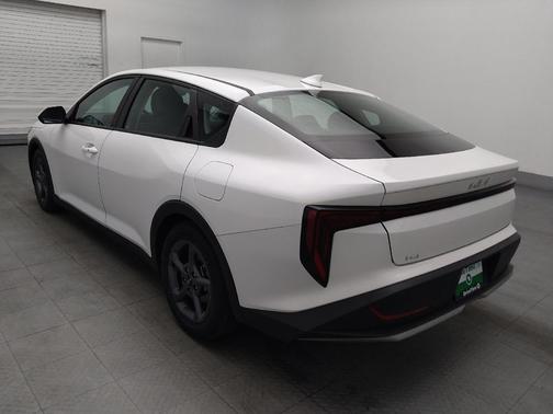 Snow White Pearl 2025 Kia K4 LXS