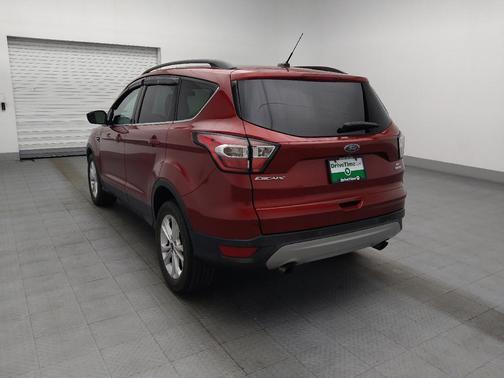 Red 2017 Ford Escape SE