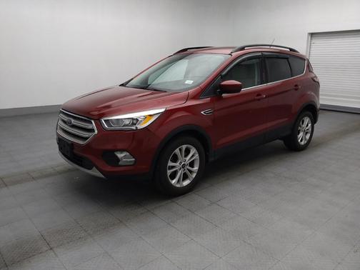 Red 2017 Ford Escape SE