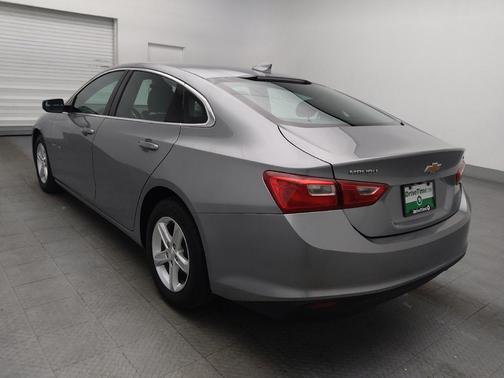 Sterling Gray Metallic 2023 Chevrolet Malibu FWD 1LT