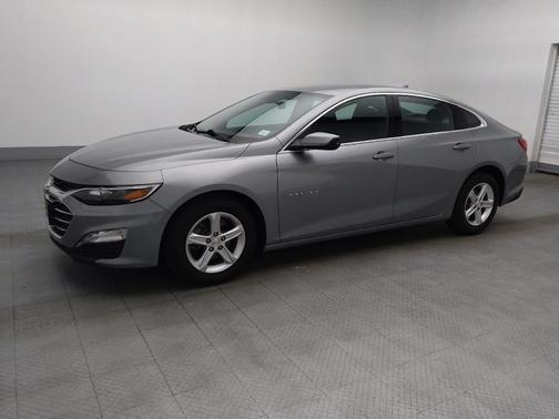 Sterling Gray Metallic 2023 Chevrolet Malibu FWD 1LT