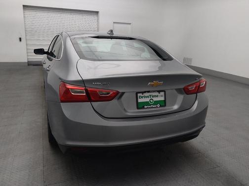 Sterling Gray Metallic 2023 Chevrolet Malibu FWD 1LT