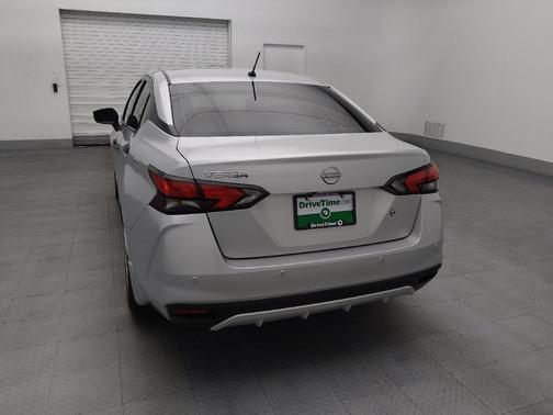 Brilliant Silver Metallic 2023 Nissan Versa 1.6 S