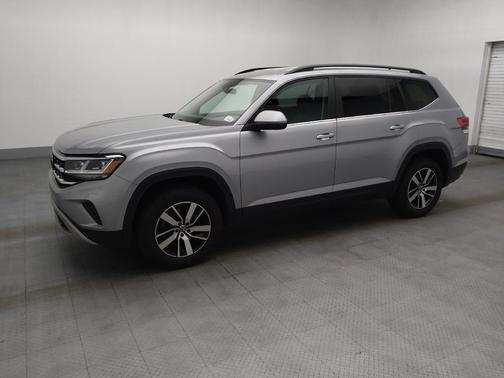 Pyrite Silver Metallic 2023 Volkswagen Atlas 2.0T SE
