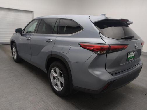 Gray 2020 Toyota Highlander Hybrid LE
