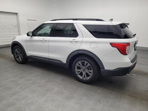 Oxford White 2021 Ford Explorer XLT