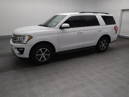 White 2019 Ford Expedition XLT