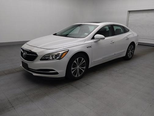 White 2017 Buick LaCrosse Essence