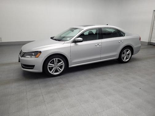 2014 Volkswagen Passat 1.8T Auto SE w/Sunroof & Nav