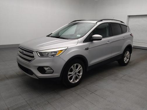 Ingot Silver Metallic 2018 Ford Escape SE