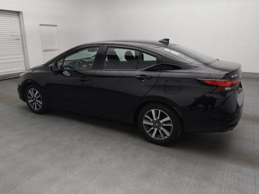 Super Black 2020 Nissan Versa 1.6 SV