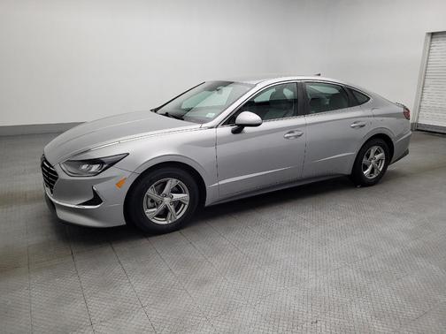 Shimmering Silver Pearl 2021 Hyundai SONATA SE