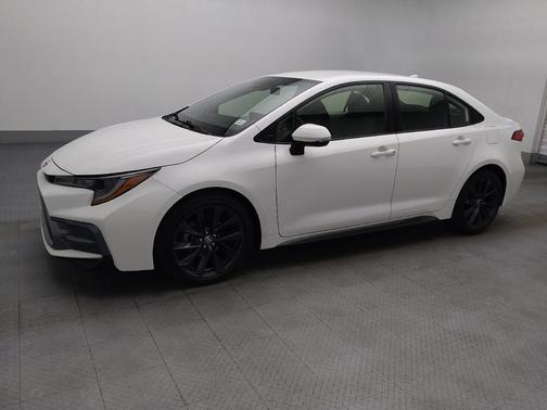 White 2022 Toyota Corolla SE