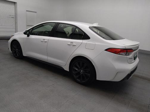 White 2022 Toyota Corolla SE