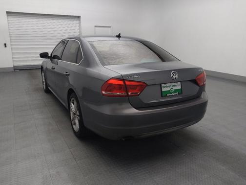 2014 Volkswagen Passat 1.8T Auto SE w/Sunroof & Nav